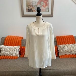 ❣️Chico’s Silk Ivory Tunic Blouse❣️